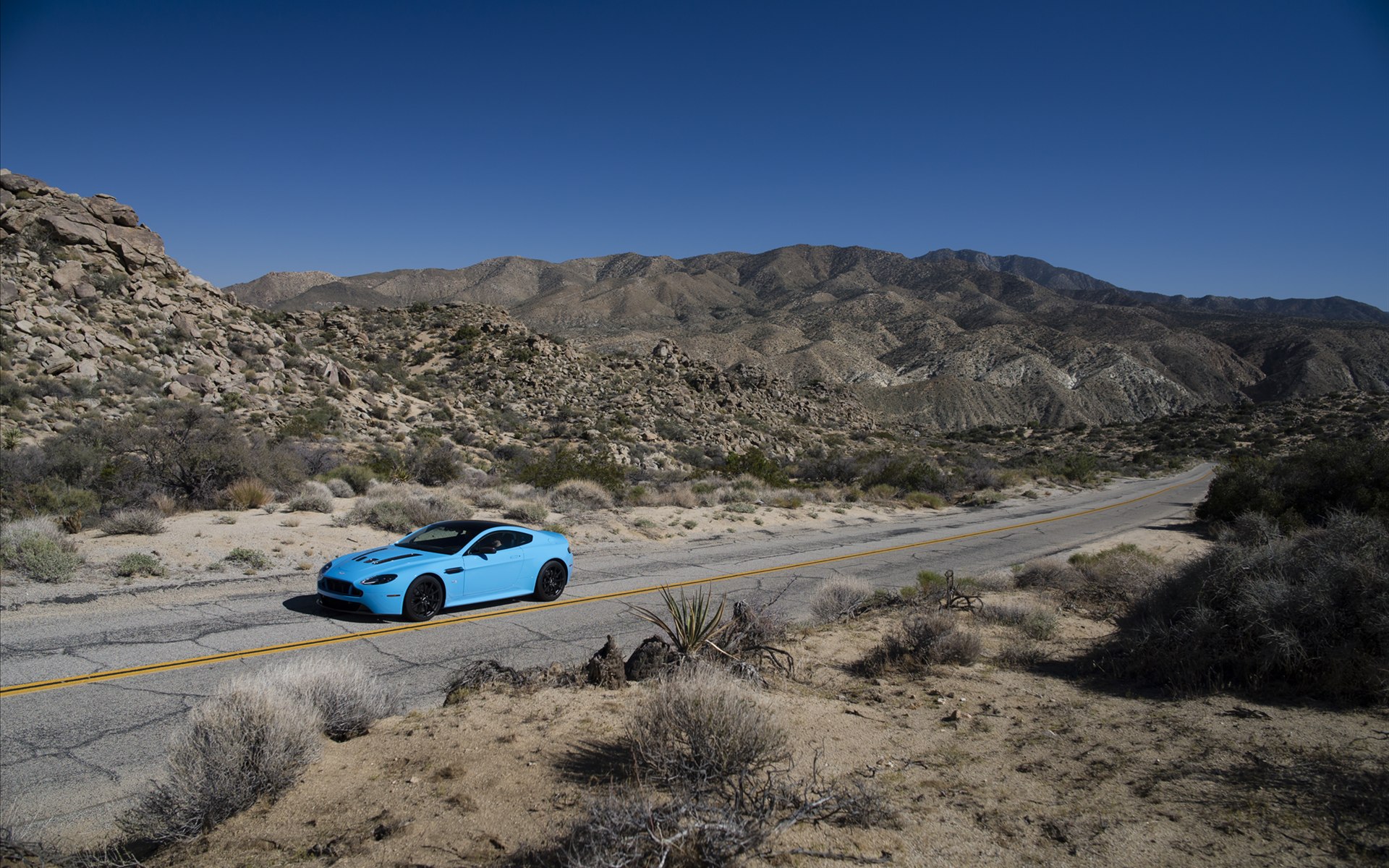 Aston Martin V12 Vantage S 2014